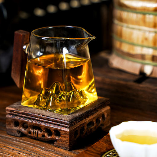 【特殊重磅福利】【老友】为答谢而生，为吸引新茶友而生，2022年掌柜私藏薄荷塘，买一饼让新朋友加入还能免费再领一饼，更多玩法联系专属客服。 商品图5