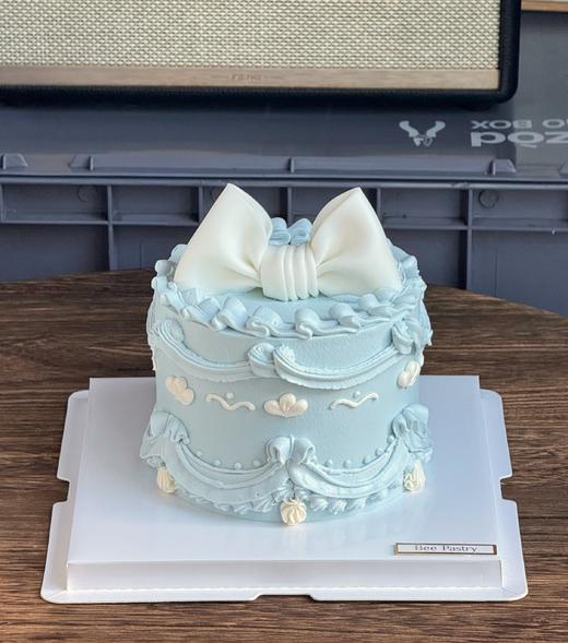 蓝色裱花蝴蝶结蛋糕 n 商品图0