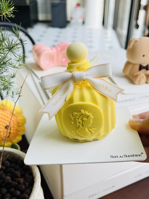 【买一送一】慕斯蛋糕-凡尔赛花园（香水瓶） 商品图0