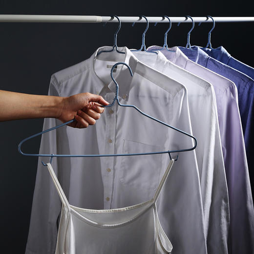 【批发】美丽雅粗彩浸塑带钩衣架大号（45cm）颜色随机 1把 商品图3