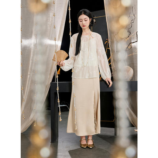 三彩【暗香花影】2025秋季新款绣花小衫圆领盘扣上衣宽松中式C 商品图1