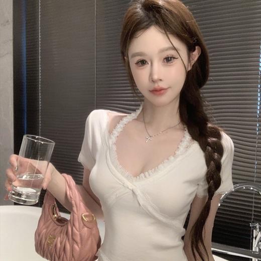 【超显身材❗️纯欲性感蕾丝花边短袖】夏辣妹V领打底衫，日常穿搭百搭显瘦，蝴蝶结短款上衣，随心裁蕾丝花边挂脖上衣，纯欲辣妹V领短袖打底衫L 商品图1