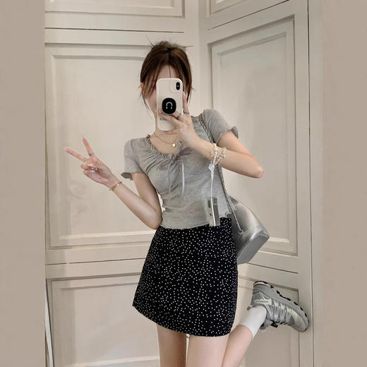 【灰色高级感❗️蝴蝶结花边短袖】修身显瘦辣妹短款上衣ins，夏季v领修身显瘦，木耳边正肩t恤女，芭蕾风甜辣短款小个子上衣服L 商品图0