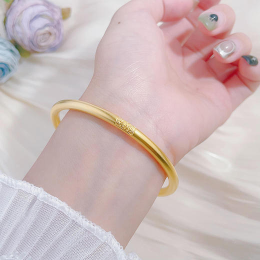 【限时克减150元】足金999.9 #超轻 古法超轻空心固口福字圆管素圈手镯（面宽约3.7-4.1mm，厚约3.9mm)(ANWGFSZ00776)预售产品下单后不退款不退货不换货不补差价 商品图3