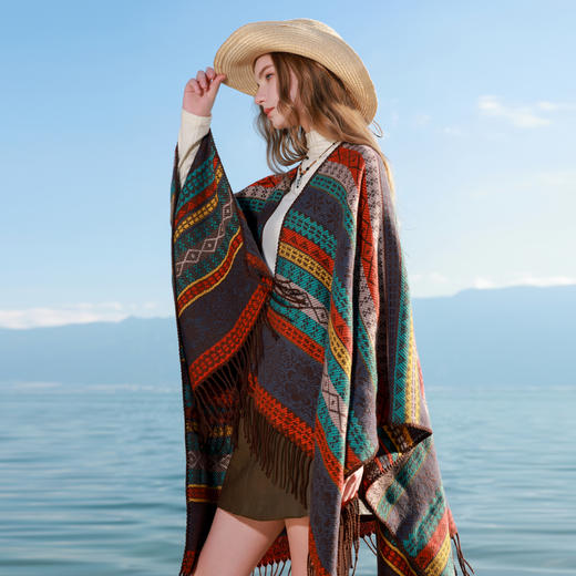 三彩2025新款【波西米亚】外搭条纹针织披肩流苏几何民族风出游 商品图2