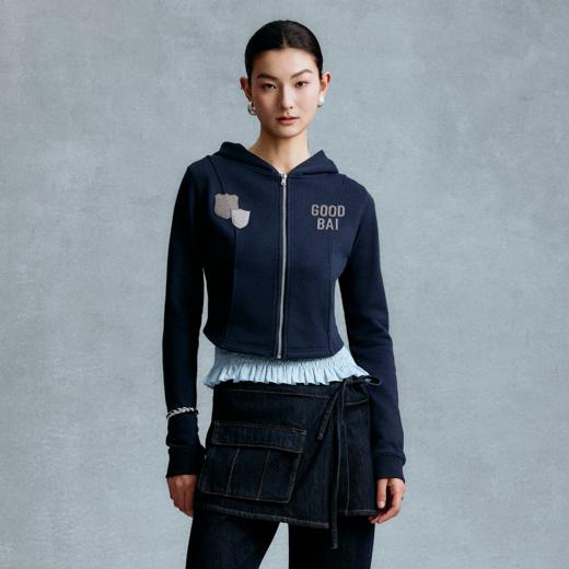 GOODBAI 粗体logo徽章剪影贴布绣连帽紧身短款拉链长袖卫衣 商品图0