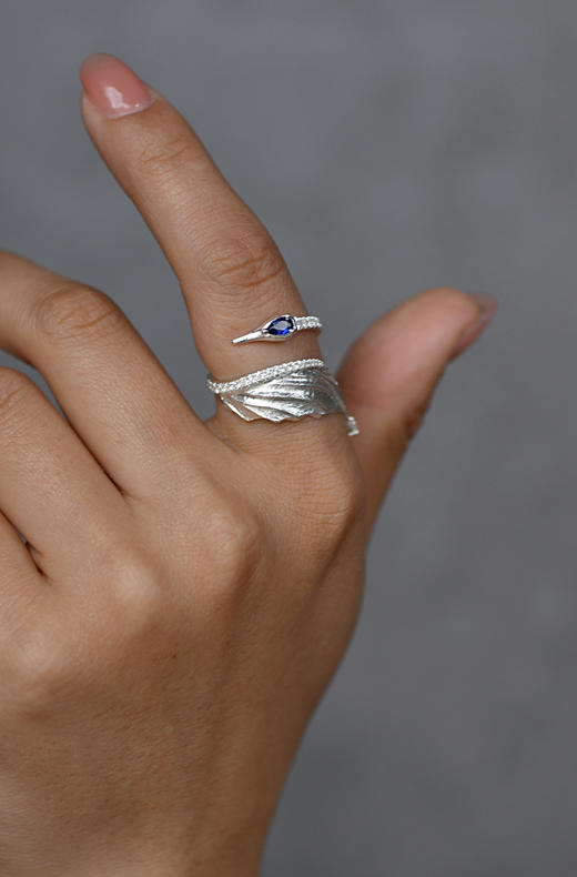 银仙鹤蓝锆石长嘴戒指 商品图1