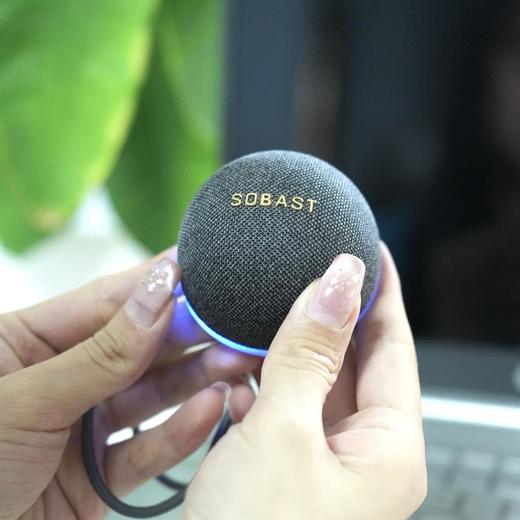 【疯抢中！！支持30天免费试用】SOBAST磁吸手机支架mini蓝牙音箱 | 磁吸黑科技 轻巧便携 续航时间长 稳定连接 商品图2