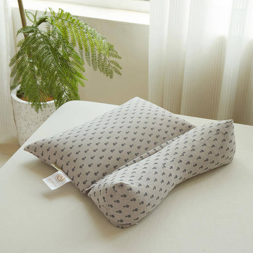 五星睡眠 健康护颈~【多彩全棉荞麦牵引枕】中间可拆卸 100全棉双层纱 天然荞麦填充 护颈助眠 贴合头肩稳定支撑  枕套可拆洗 商品图5