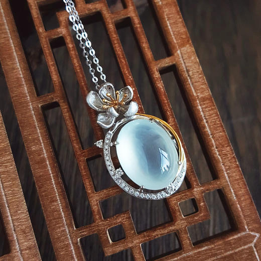【天然正品】A货翡翠AU750双色金镶钻镶天然细腻白色冰种蛋面翡翠吊坠项链蛋面：16.0*12.0MM（皆取最大值）女士现售价：9880！090725XY01 商品图2