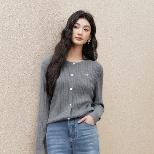 【严选】诗凡黎醋酸天丝羊毛绞花针织开衫2025秋新款老钱薄款圆领长袖上衣7G7231001 商品图4