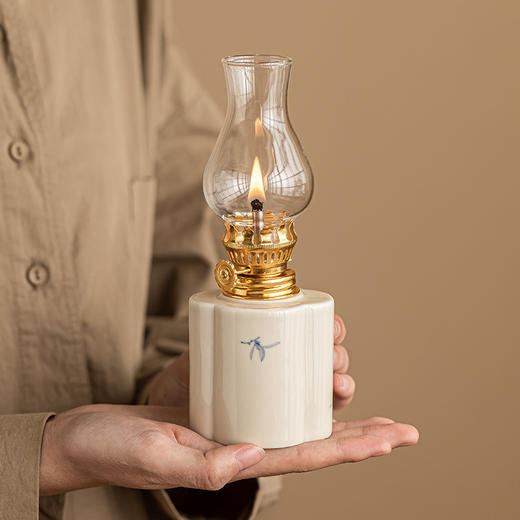 【陶瓷制作，复古典雅】手绘花卉复古煤油灯 陶瓷酥油灯灯盏 新中式书房卧室小夜灯 灯具摆件-QQ 商品图3