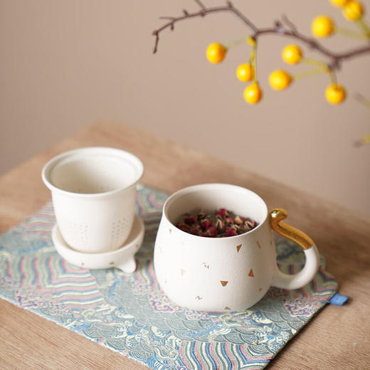 万仟堂（Edenus） 招财猫茶杯 白砂釉带滤网340ml 商品图4