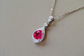 0.75ct刻面红宝石吊坠