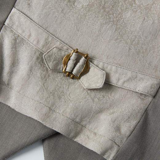 谜底马夹女2025秋新品复古文艺青果领修身短款气质马甲253MM1265 商品图3