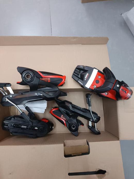 ROSSIGNOL固定器SPX 12 K GW B80 BLK HOT RED 商品图0