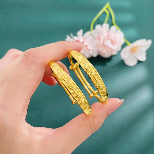 【限时克减150元】足金 #儿童/宝宝 3D硬金空心推拉童镯岁岁平安宝宝童镯/对（面宽约5.9-6.3mm，厚约2.2mm(AR3DTZ00018)预售产品下单后不退款不退货不换货不补差价 商品图2