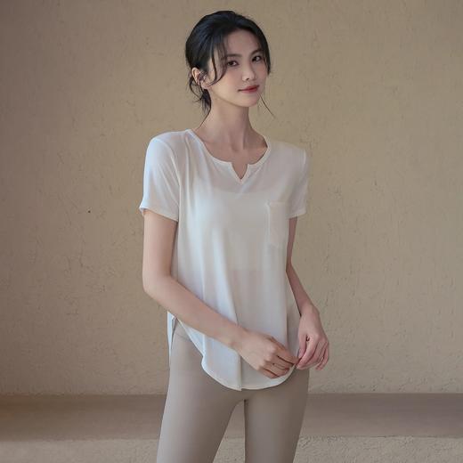 跃牌【周游世界系列】新款瑜伽服女宽松透气上衣跑步训练健身服T恤桑蚕丝运动短袖TP0873 商品图3