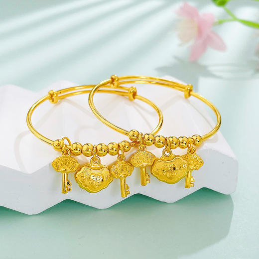 【限时克减150元】足金999.9 #儿童/宝宝 #萌宝岁礼 空心串珠圆管推拉如意福锁开心钥匙吊饰BB镯/对（面宽约3.7-4.1mm）(BPWTZ00004)预售产品下单后不退款不退货不换货不补差价 商品图0