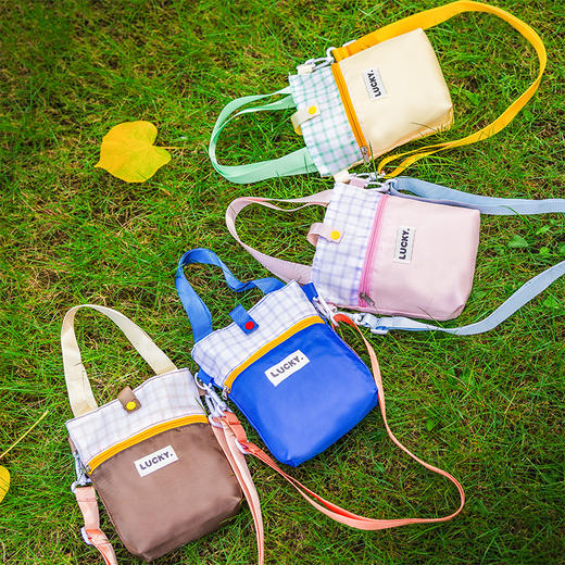 【美观时尚，携带便捷】多巴胺斜跨水杯袋 户外保温杯套 斜挎手拎水杯收纳袋-QQ 商品图2