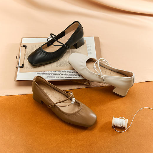 千百度粗高跟珍珠带玛丽珍鞋女真皮小香风晚晚单鞋A25468866 商品图1