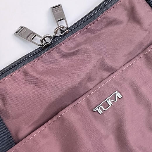 原单TUMi 新款尼龙手提旅行包   尺寸：58.5/35.5cm。 自己备注颜色。黑色。酒红色。炫彩 商品图8