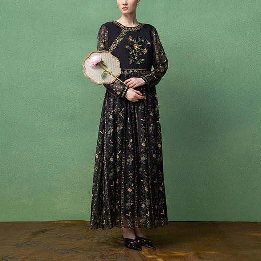 【林栖设计小店】桑蚕丝连衣裙优雅绣花2025秋季新款长裙女1953052 商品图0