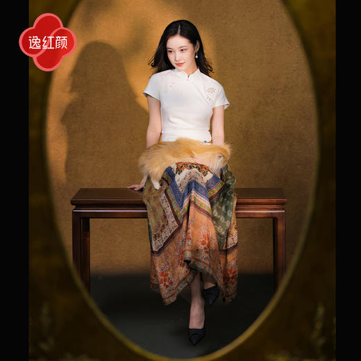 逸红颜琇苒2025夏新款不对称抽褶凉感弹力针织新中式刺绣旗袍上衣 商品图0