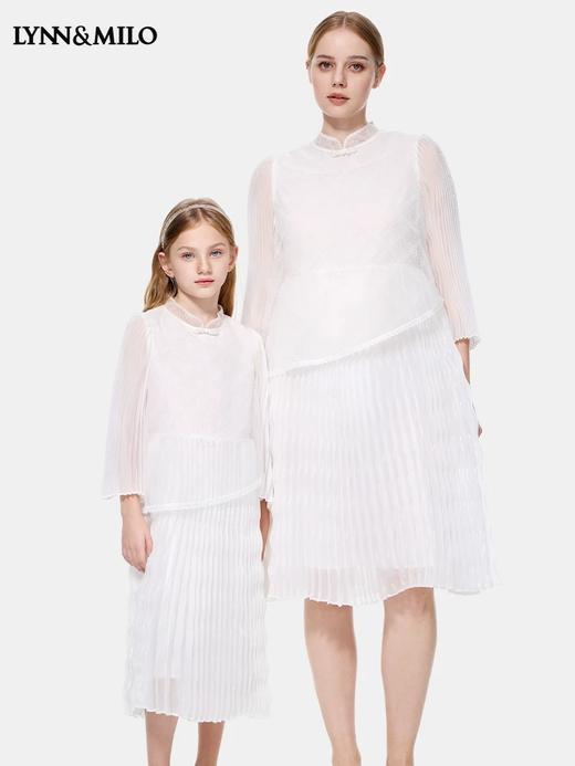 【暑期福袋任选3件799】8楼LYNN&MILO琳麦罗白色菱格植绒闪光缎压褶中式连衣裙 商品图1