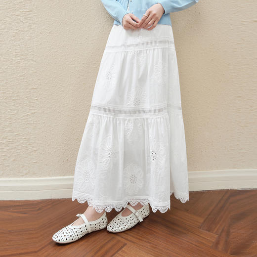 【严选】诗凡黎设计感镂空花边半身裙2025秋新款高腰显瘦轻盈A字仙女长裙7G7340631 商品图0