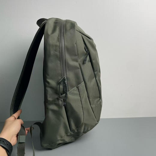 日单正品海丽汉森  休闲户外双肩户外背包
尺寸 ：长30宽17高46超轻
两个色 商品图6