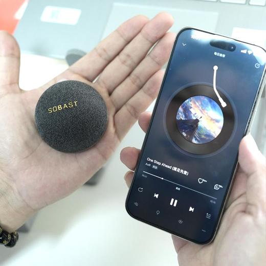 【疯抢中！！支持30天免费试用】SOBAST磁吸手机支架mini蓝牙音箱 | 磁吸黑科技 轻巧便携 续航时间长 稳定连接 商品图4