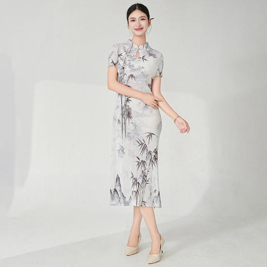 「自」全新升级【铂金会员247/天猫329/差价82】(84629)洛诗琳新中式改良旗袍裙2025复古水墨印花开叉褶皱连衣裙 商品图2