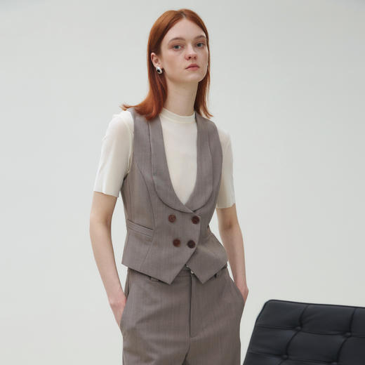 谜底马夹女2025秋新品复古文艺青果领修身短款气质马甲253MM1265 商品图2