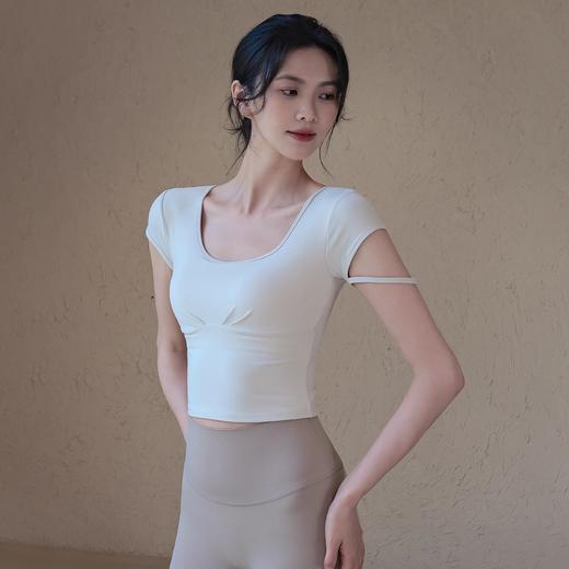 跃牌【周游世界系列】新款瑜伽服女带胸垫运动短袖高弹修身设计感T恤TP0916 商品图3