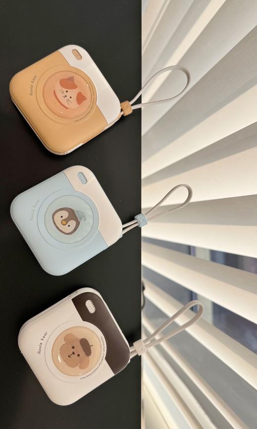 【国家3C认证】 冇心x蓝忘机联名快充移动电源 22.5W双向闪充 10000mAh大容量 双线自带苹果安卓快充 迷你便携可登机充电宝 商品图2