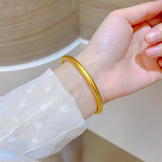 【限时克减150元】足金999.9 #超轻 古法空心固口超轻祥云纹手镯（面宽约4.3-4.7mm，厚约4.3mm)(ANWGFSZ00751)预售产品下单后不退款不退货不换货不补差价 商品图3