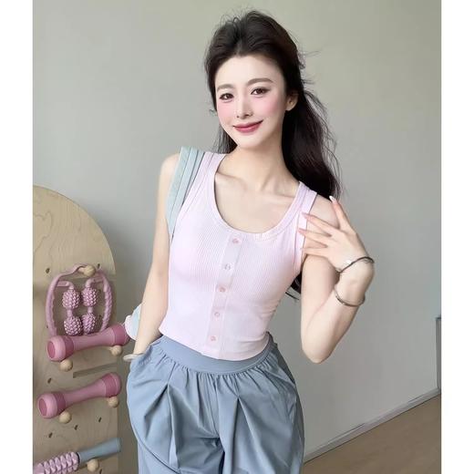 跃牌【周游世界系列】新款瑜伽服女螺纹修身透气上衣运动训练健身服带胸垫背心TP0913 商品图1