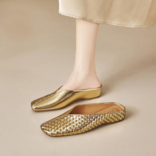 【预售5天】金色编织包头拖新款方头内增高平底拖真皮拼接通勤配裙穆勒鞋MBJR&6920 商品图0