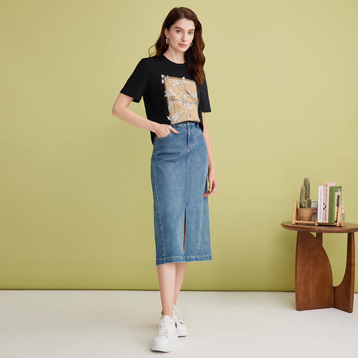 EITIE爱特爱舒适微弹高腰包臀开叉过膝牛仔半身裙2025春季新款A2506517A 商品图3