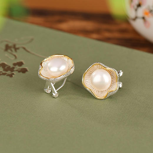 【荷叶清露】S925纯银镀金淡水珍珠荷叶花苞耳钉【CW-ED03029】 商品图1