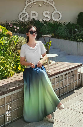 逸红颜明月优选「下弦月」气质超百搭 凉凉醋酸荡领T恤，把月光与优雅穿在身上