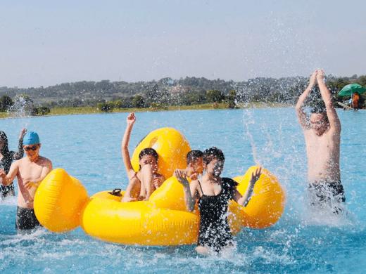 暑假旺季闪促【黑龙滩洲际/英迪格两店通兑 】
🌊IHG旗下奢华酒店·6600㎡无边泳池
✔️暑期周中不加价！纵享夏日清凉之旅 商品图1