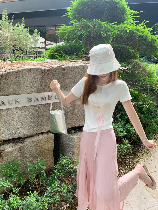 <曾小咸推荐>新品现货秒杀！卖完下架不再补 ！微信粉丝打折价！！蝴蝶结印花短袖T恤 日常109.99/件 立减50 秒杀59.99/件！！ 商品图9