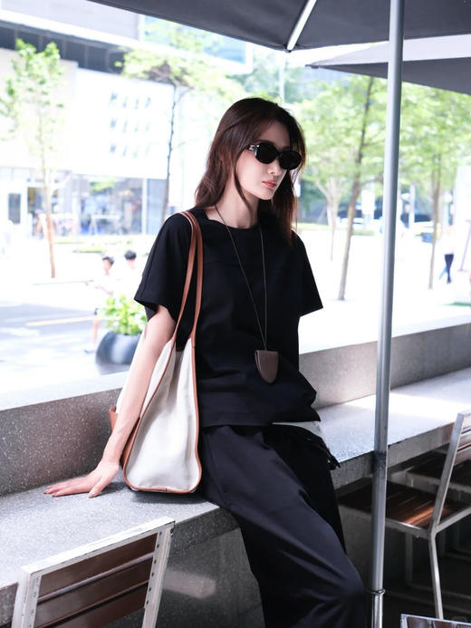 【高品质私服】【IC荔纹牛皮革眼镜挂绳】采用耐用牛皮材质，磁吸开合，防止眼镜掉落，方便携带G1458-CC【无标出货 介意慎拍】 商品图3