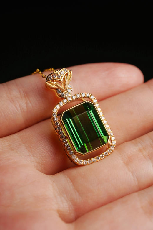 8.69ct收藏级绿碧玺 商品图11