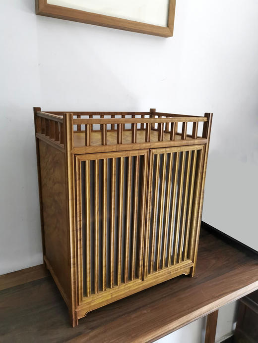楠木竖棂格茶柜 商品图5