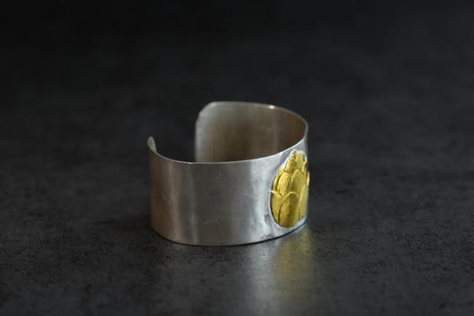 尼泊尔錾刻银莲花手镯（圆形） 商品图2