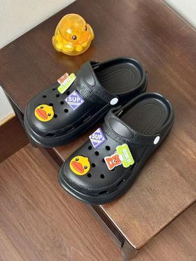 这个夏天必须要有洞洞鞋穿！！！