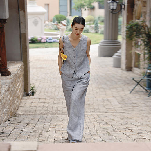 绽放女装403朵/【莫兰迪系列】亚麻色织竖条高级感马甲直筒裤套装 商品图0